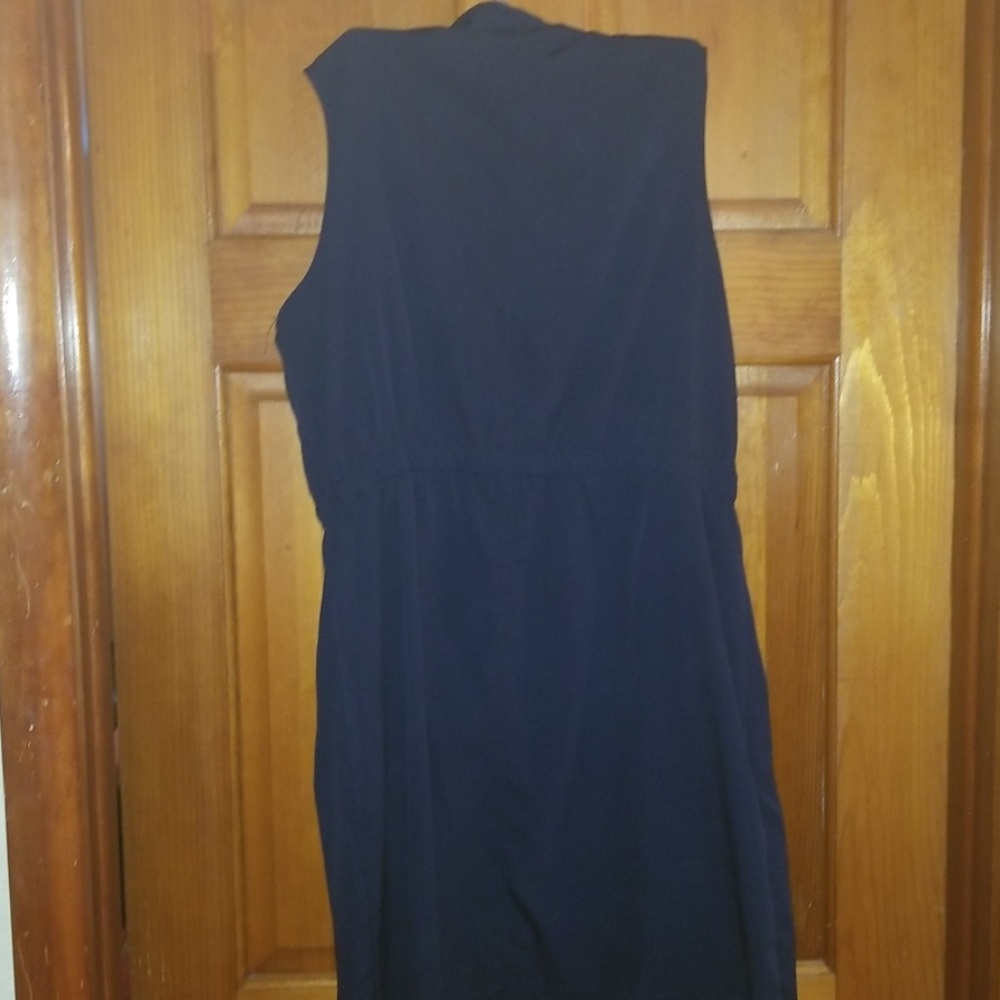 Clothes - Picture 2 of 3